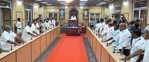 மாநில அந்தஸ்து வழங்கக் கோரி புதுச்சேரி பேரவையில் தீர்மானம் நிறைவேற்றம்