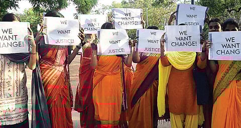 நாட்டிய ஆசிரியர் மீது பாலியல் புகார்