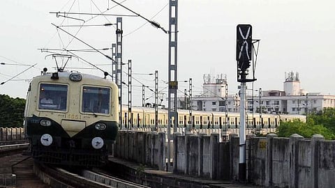 வேளச்சேரி - பரங்கிமலை பறக்கும் ரயில் ஜூலைக்குள் பணிகளை முடிக்க இலக்கு