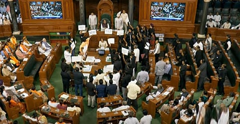 பட்ஜெட் கூட்டத்தொடர் | கடைசி நாளிலும் எதிர்க்கட்சிகள் அமளி: மக்களவை தேதி குறிப்பிடாமல் ஒத்திவைப்பு