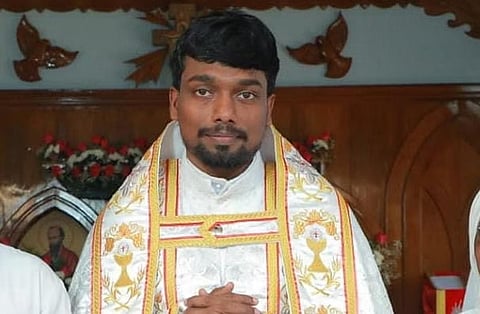 குமரி பாதிரியார் மீது மேலும் ஒரு கல்லூரி மாணவி பாலியல் புகார் - 6 பிரிவுகளில் வழக்கு