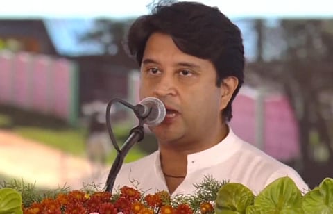 விமானப் போக்குவரத்து துறை அமைச்சர் ஜோதிராதித்ய சிந்தியா