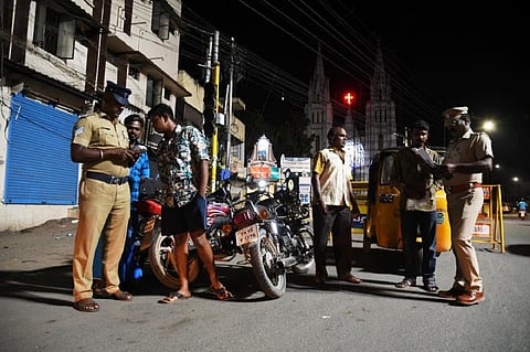 திண்டுக்கல்லில் விடிய விடிய வாகனச் சோதனை - 540 பேர் மீது வழக்கு