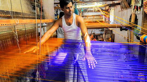 ஆரணியில் கைத்தறி பட்டுப் பூங்கா, ரூ.140 கோடியில் நெசவு பயிற்சித் திட்டம்: அரசின் புதிய அறிவிப்புகள்