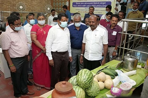 விழிப்புணர்வு நிகழ்ச்சியை தொடங்கி வைத்த அமைச்சர்