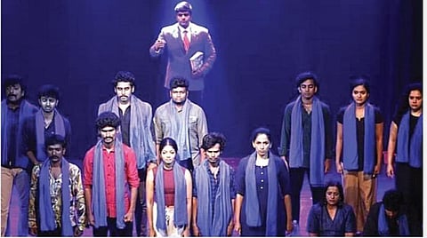 ப்ரஸன்னா ராமஸ்வாமியின் ‘68, 86, 45 12 லட்சம்’ நாடகத்தில் ஒரு காட்சி.