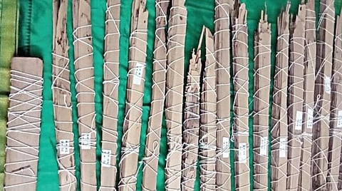 ஆழ்வார்திருநகரி ஆதிநாதர் ஆழ்வார் கோயிலில் கண்டறியப்பட்ட பழமையான ஓலைச்சுவடிகள்.