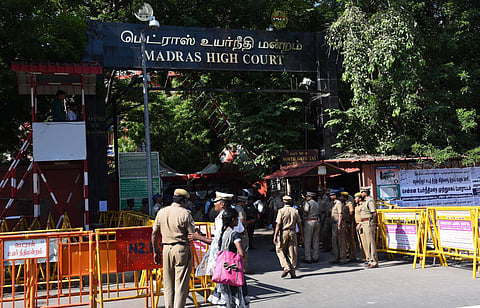 ஜெயலலிதா ஆன்மாவை தொந்தரவு செய்ய வேண்டாம் - உயர் நீதிமன்றம் கருத்து