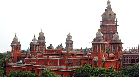 அம்பேத்கர் சிலைக்கு மாலை அணிவிக்க இந்து மக்கள் கட்சிக்கு அனுமதி