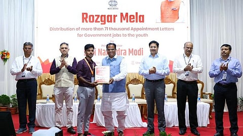 சென்னையில் ‘ரோஜ்கார் மேளா’ திட்டத்தின்கீழ் 262 பேருக்கு பணி நியமன ஆணை: மத்திய இணை அமைச்சர் ஜான் பர்லா வழங்கினார்