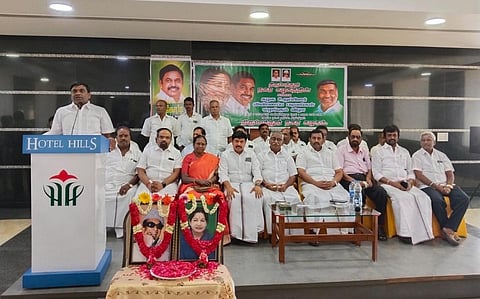 திருப்பத்தூரில் அதிமுகவில் புதிய உறுப்பினர்களை சேர்ப்பதற்கான ஆலோசனைக்கூட்டத்தில் முன்னாள் அமைச்சர் கே.சி.வீரமணி பேசினார்.