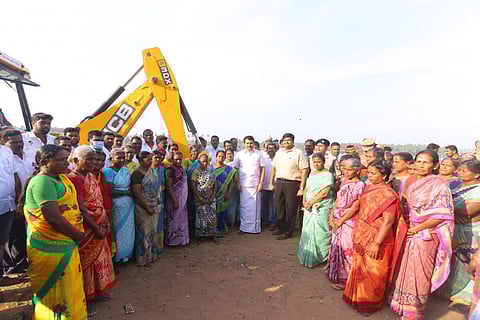 பணிகளை தொடங்கி வைத்த அமைச்சர் செந்தில் பாலாஜி