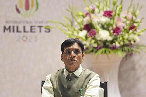 கரோனா குறித்த பீதி பரவாமல் தடுக்கப்பட வேண்டும்: மன்சுக் மாண்டவியா