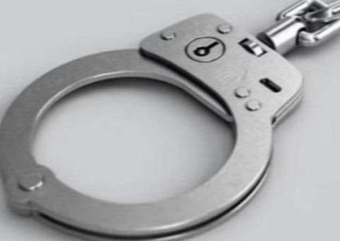 மாணவிகளிடம் தவறாக பேசியதாக மதுரை காமராசர் பல்கலை. பேராசிரியர் கைது