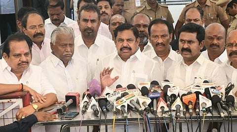 சட்டப்பேரவையில் எதிர்க்கட்சிகள் பேசுவதை நேரடி ஒளிபரப்பு செய்யாததால் வெளிநடப்பு - பழனிசாமி விளக்கம்