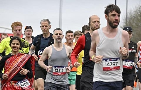 சேலை அணிந்து போட்டியில் பங்கேற்ற மதுஸ்மிதா | படம்: ட்விட்டர்