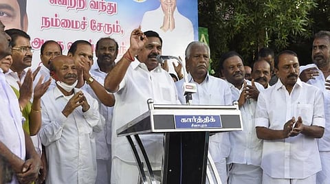 பழனிசாமி ஆட்சியில் டெண்டர்களில் முறைகேடு - சிஏஜி அறிக்கையில் அம்பலமாகியுள்ளதாக அமைச்சர் தகவல்