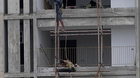 2014 முதல் 2022 வரை பெறப்பட்ட கட்டிட அனுமதிகளுக்கு 2 ஆண்டு அவகாசம் நீட்டிப்பு: நகர ஊரமைப்பு இயக்குநர் அறிவிப்பு