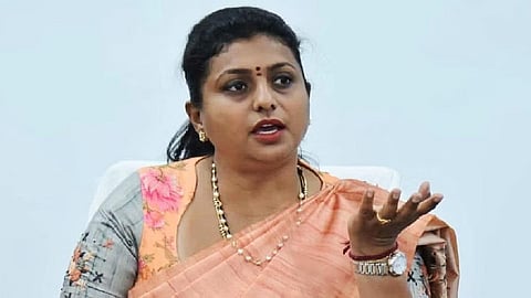 ரஜினிகாந்த் மீது ஆந்திர மக்கள் கோபத்தோடு இருக்கிறார்கள்: நடிகை ரோஜா