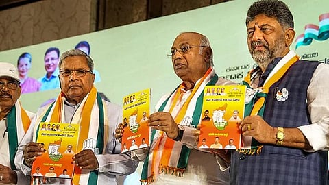 சித்தராமையா, மல்லிகார்ஜுன கார்கே, டி.கே.சிவகுமார் (இடமிருந்து வலமாக)