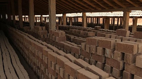 185 செங்கற்சூளைகள் இழப்பீடு செலுத்த மாசு கட்டுப்பாட்டு வாரியம் பிறப்பித்த உத்தரவு ரத்து