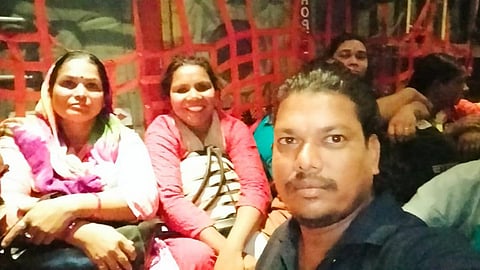 சூடானில் சிக்கித் தவித்த இந்தியப் பழங்குடியினரை ஆபத்துகளுக்கு மத்தியில் பத்திரமாக மீட்ட மத்திய அரசு