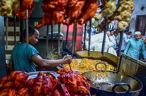 சாலையோர கடைகள் | கோப்புப் படம்