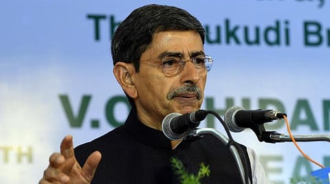 ஆளுநரின் `திராவிட மாடல்' பேட்டியால் சர்ச்சை - பேரவைத் தலைவர் உள்ளிட்டோர் கண்டனம்