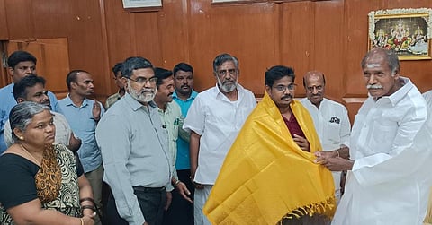 புதுச்சேரி முதல்வரை சந்தித்த சூடானில் இருந்து திரும்பிய பொறியாளர்