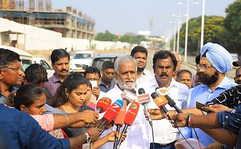 செய்தியாளர்களைச் சந்திப்பில் அமைச்சர் சேகர்பாபு