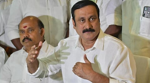 தமிழகத்தில் திறக்கப்பட்டுள்ள மணல் குழிகளை மூட வேண்டும் - அரசுக்கு அன்புமணி கோரிக்கை