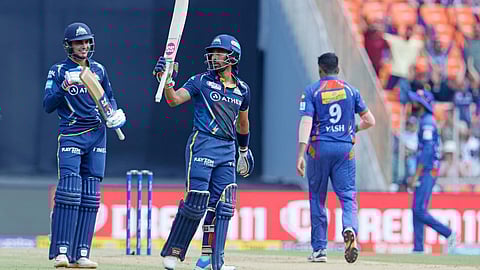 குஜராத் மற்றும் லக்னோ அணிகளுக்கு இடையிலான போட்டி