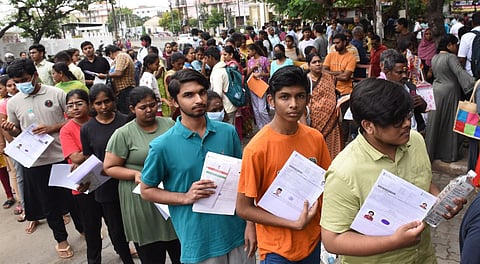 ‘நீட்’ தேர்வு விளம்பரதாரர் இணைப்பு.. ஒரு விளக்கம்