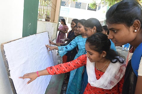 பிளஸ் 2 தேர்வில் விருதுநகர் முதலிடம் | மாணவர்கள், ஆசிரியர்களின் கூட்டு முயற்சியே காரணம் - முதன்மை கல்வி அலுவலர்