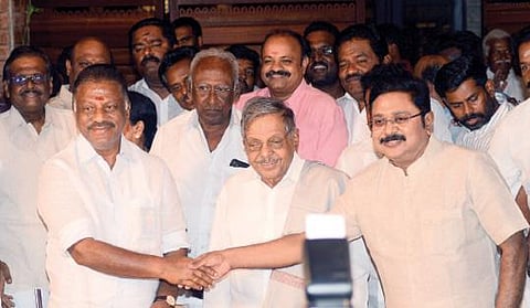 அதிமுகவை மீட்க இணைந்து செயல்படுவோம் - ஓ.பன்னீர்செல்வம், டிடிவி.தினகரன் கூட்டாக அறிவிப்பு