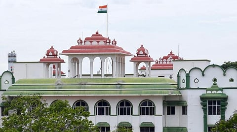 இலவச ரேஷன் அரிசியை விற்ற புகார் - ஆலை உரிமையாளர் தொடர்ந்த வழக்கில் அரசு பதிலளிக்க உத்தரவு