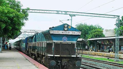 மதுரை கோட்டத்தில் 4 ரயில் நிலையங்களில் பார்சல் மேலாண்மை அமைப்பு அமல் 