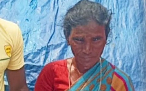 50 ஆண்டுகளுக்கு முன்பு உயிரிழந்த தந்தைக்கு செய்யாறில் இறப்பு சான்றிதழ் வழங்காததால் மகள் விரக்தி: தாலி, கம்மல் வழங்கியதால் சலசலப்பு