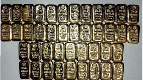 சென்னை விமான நிலையத்தில் ரூ.14.43 கோடி மதிப்புள்ள 23.34 கிலோ தங்கம் பறிமுதல்