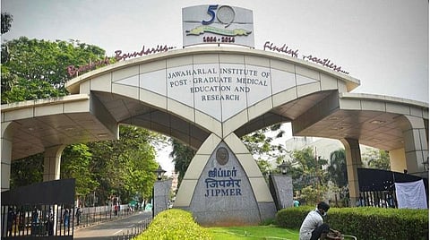 ஜிப்மரில் நர்சிங், மருத்துவம் சார் முதுநிலை படிப்புகளுக்கு விண்ணப்பங்கள் வரவேற்பு