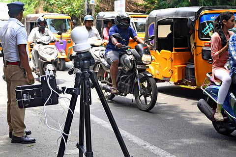 போக்குவரத்து விதிமீறல் கண்காணிப்பு