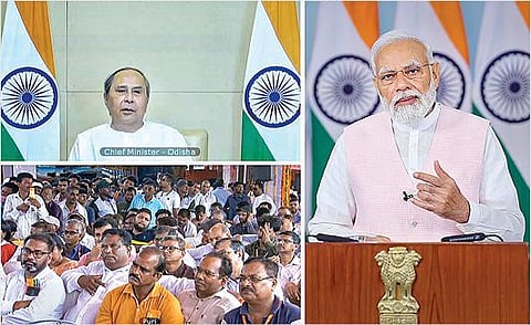 ஒடிசா மாநிலத்தில் புதிய ரயில்வே திட்டங்களை டெல்லியிலிருந்து நேற்று காணொலி வாயிலாகத் தொடங்கிவைத்துப் பேசினார் பிரதமர் நரேந்திர மோடி. இதில், ஒடிசா முதல்வர் நவீன் பட்நாயக் உள்ளிட்டோர் பங்கேற்றனர்.