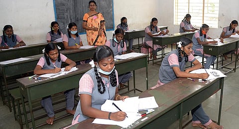 10ம் வகுப்பு மாணவர்கள்