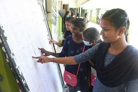 பிளஸ் 1 பொதுத்தேர்வு முடிவுகள் | 90.93 சதவீத மாணவ, மாணவிகள் தேர்ச்சி: திருப்பூர் முதல் இடம்