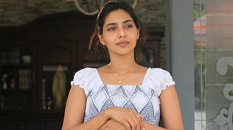 இந்தி வாய்ப்புக்கு காத்திருக்கிறார் ஐஸ்வர்யா லட்சுமி