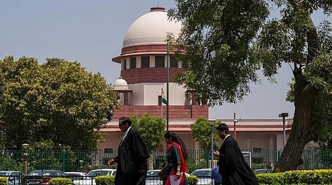 தகாத வார்த்தைகளால் திட்டுவதை வைத்து வன்கொடுமை சட்டத்தின் கீழ் வழக்கு பதிவு செய்யக் கூடாது - உச்ச நீதிமன்றம் அறிவுரை