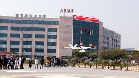 மத்திய அரசு ஊழியர்களுக்கு 6 எய்ம்ஸ் மருத்துவமனையில் பணமில்லாமல் சிகிச்சை