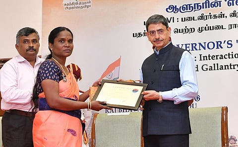 ஆளுநர் மாளிகையில் முன்னாள் ராணுவ வீரர்கள், முன்னாள்போர் வீரர்கள், வீர மங்கைகள் பங்கேற்ற 'எண்ணித் துணிக' நிகழ்ச்சி நடந்தது