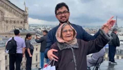 பாட்டியுடன் மருத்துவர் | படம்: இன்ஸ்டாகிராம்