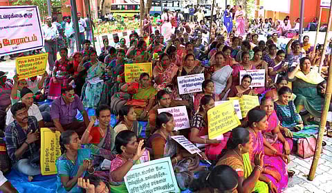 பகுதி நேர ஆசிரியர்கள் போராட்டம்